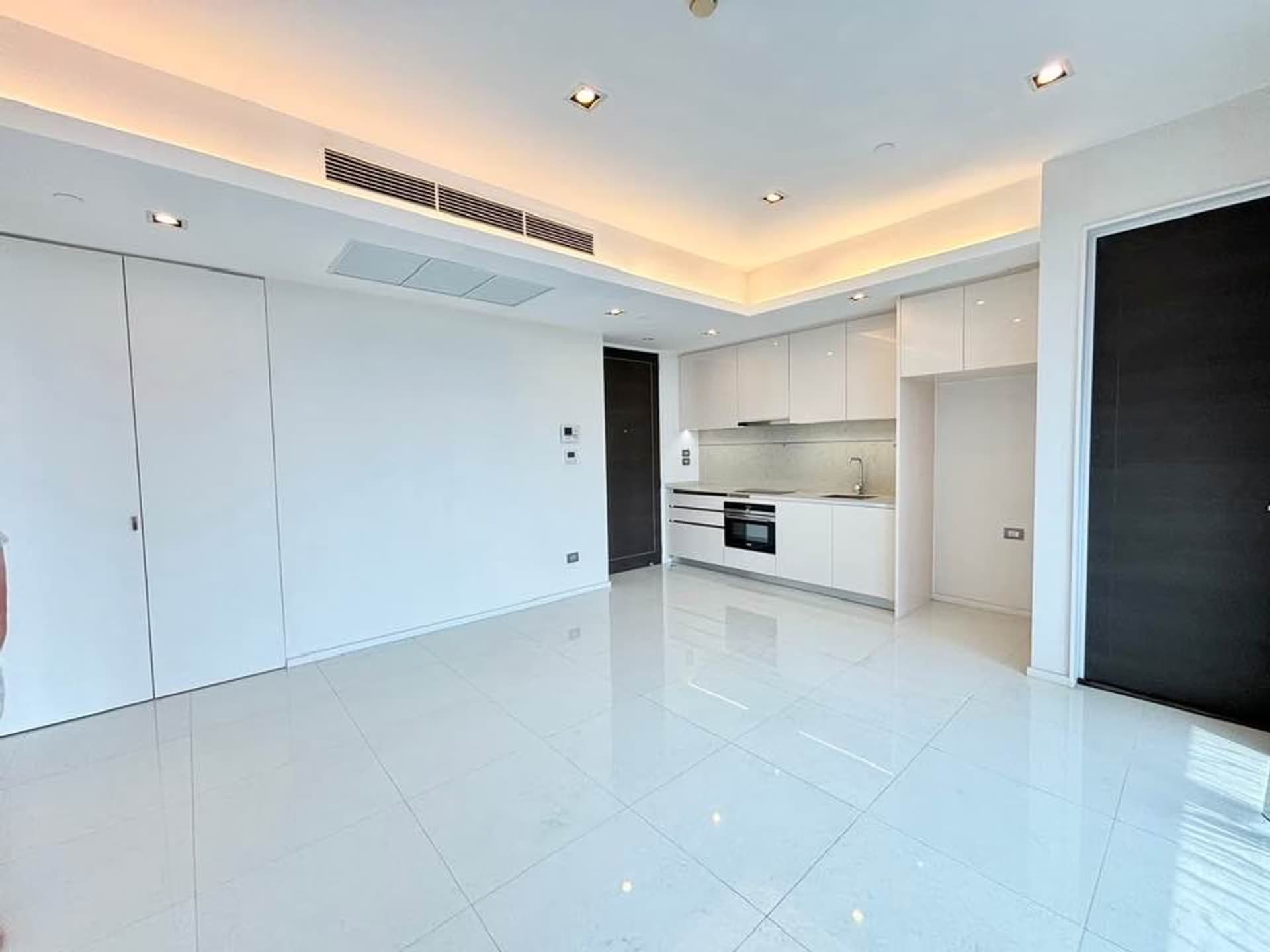 1 ห้องนอน Condo สำหรับ ขาย ใกล้ Surasak BTS - Image 3