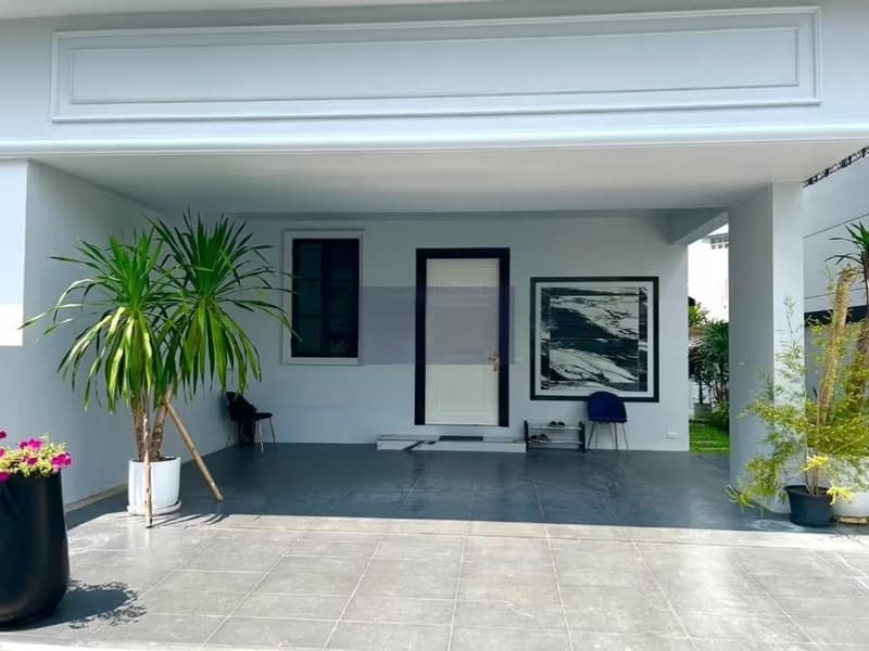 House for Rent in Watthana.