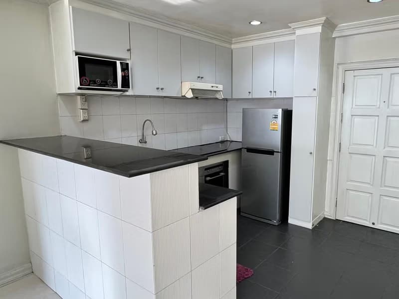 1 Bedroom Condo for Rent at Saranjai Mansion
