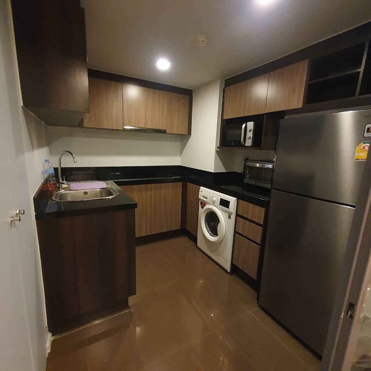 1 Bed Condo for Rent  Near Phloen Chit BTS - Image 9