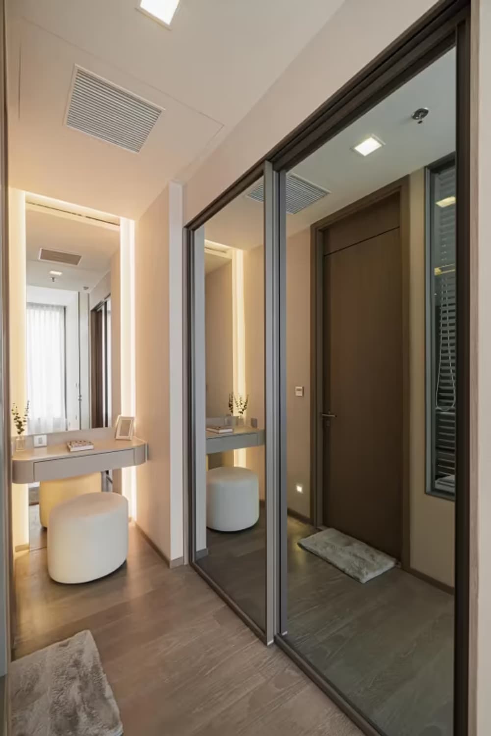 1 Bedroom Condo for Rent at THE ESSE Asoke - Image 9