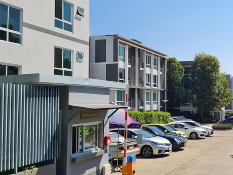 1 Bedroom Condo