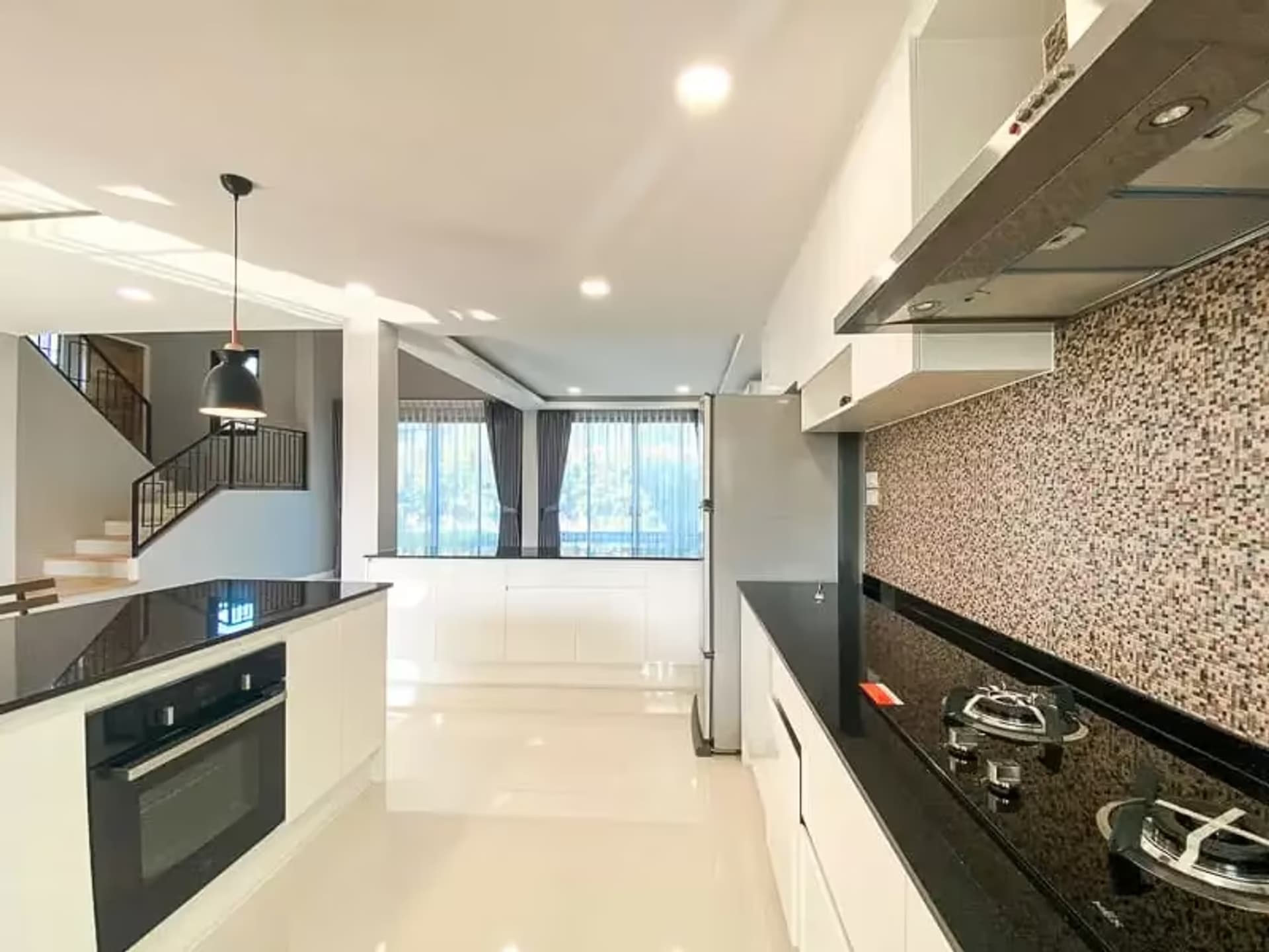 4 Bedroom House - Image 16