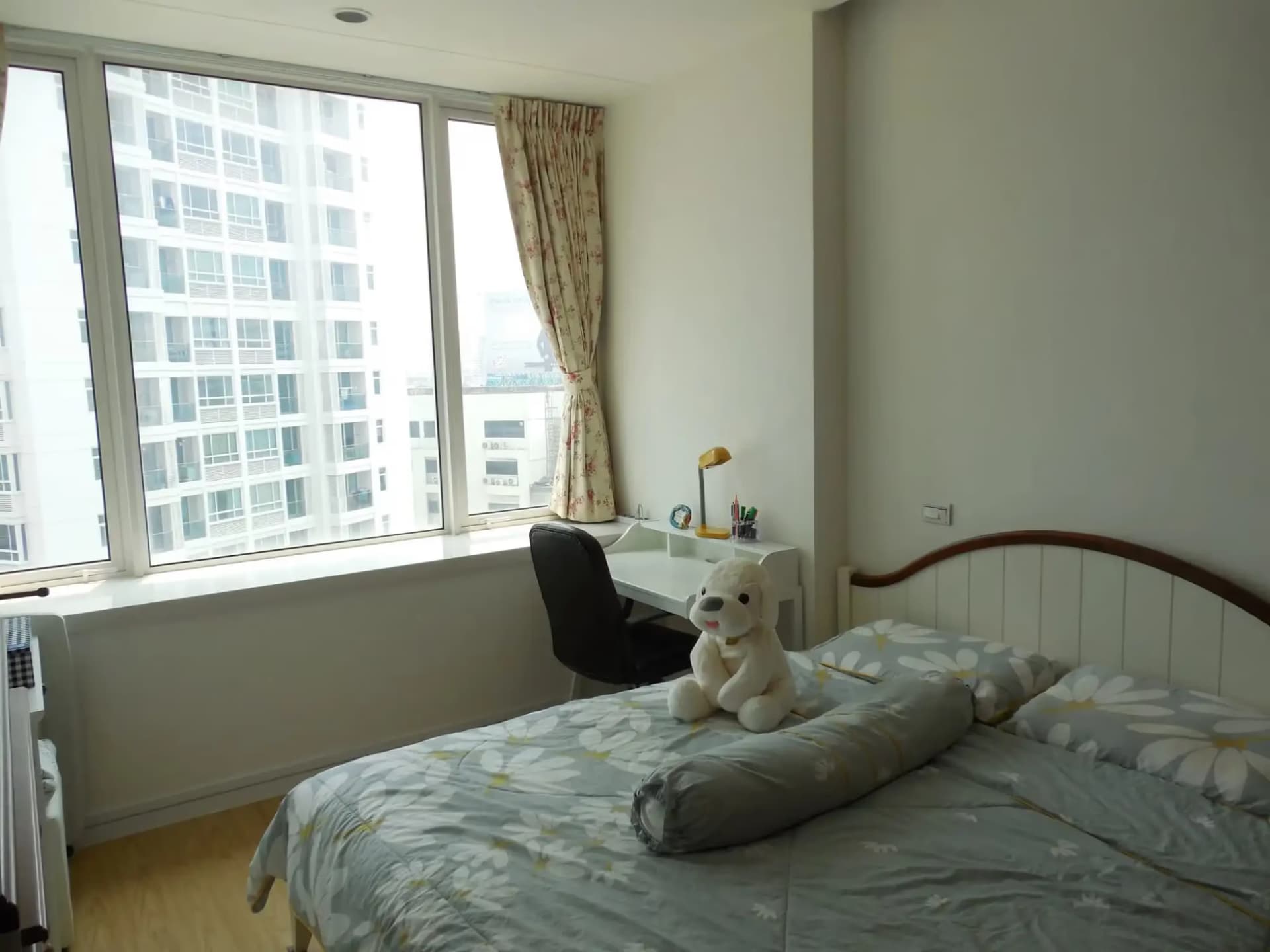 1 Bedroom Condo - Image 4