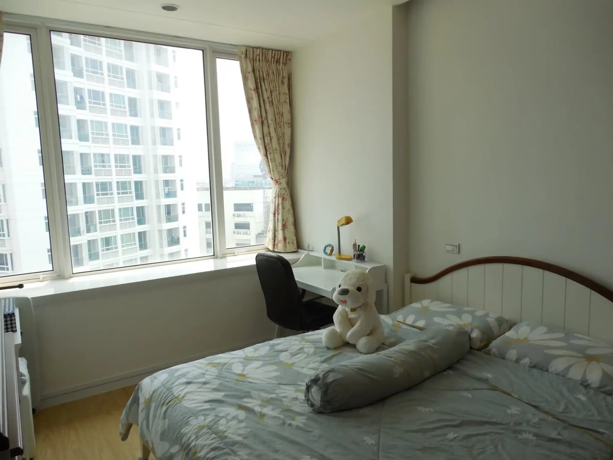 1 Bedroom Condo - Image 4