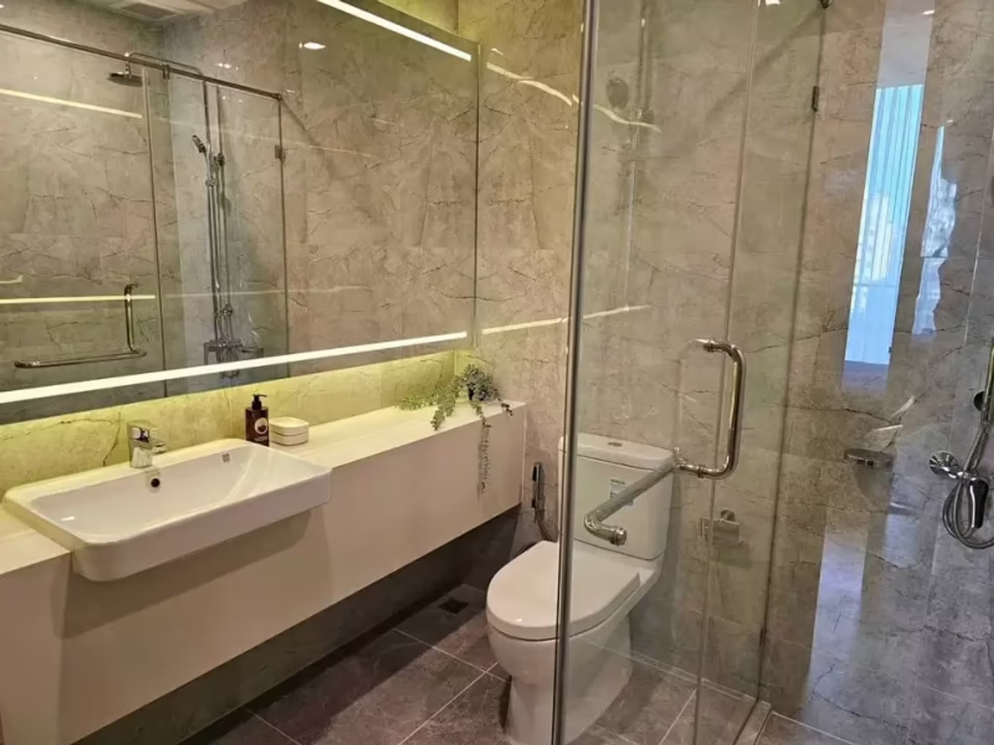 1 Bedroom Condo - Image 4