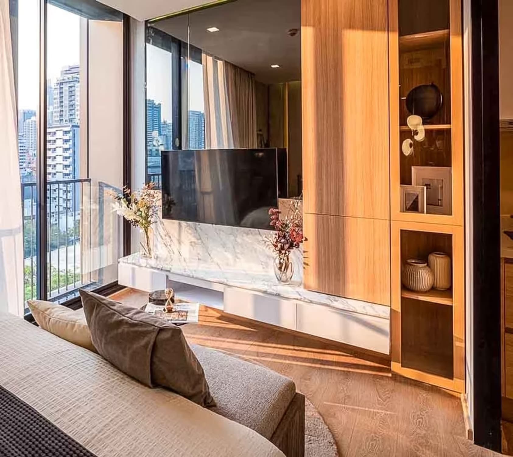 Condo for Rent and Sale at Noble Around Sukhumvit 33 - Image 6