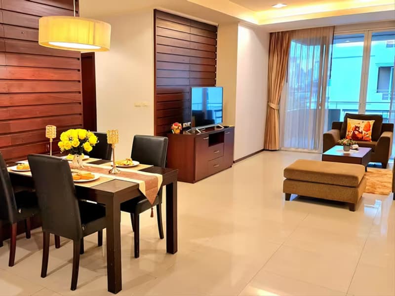 Piyathip Place Serviced Apartment