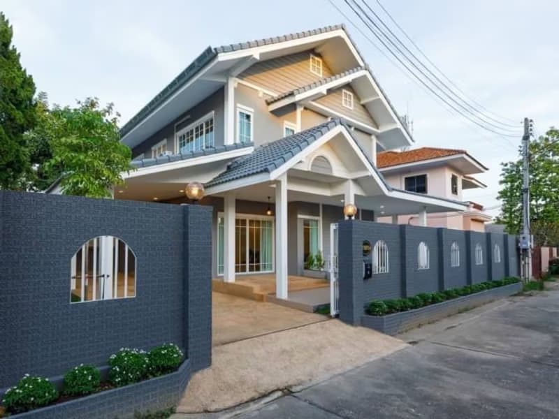 4 Bed House for Rent and Sale in Hang Dong District