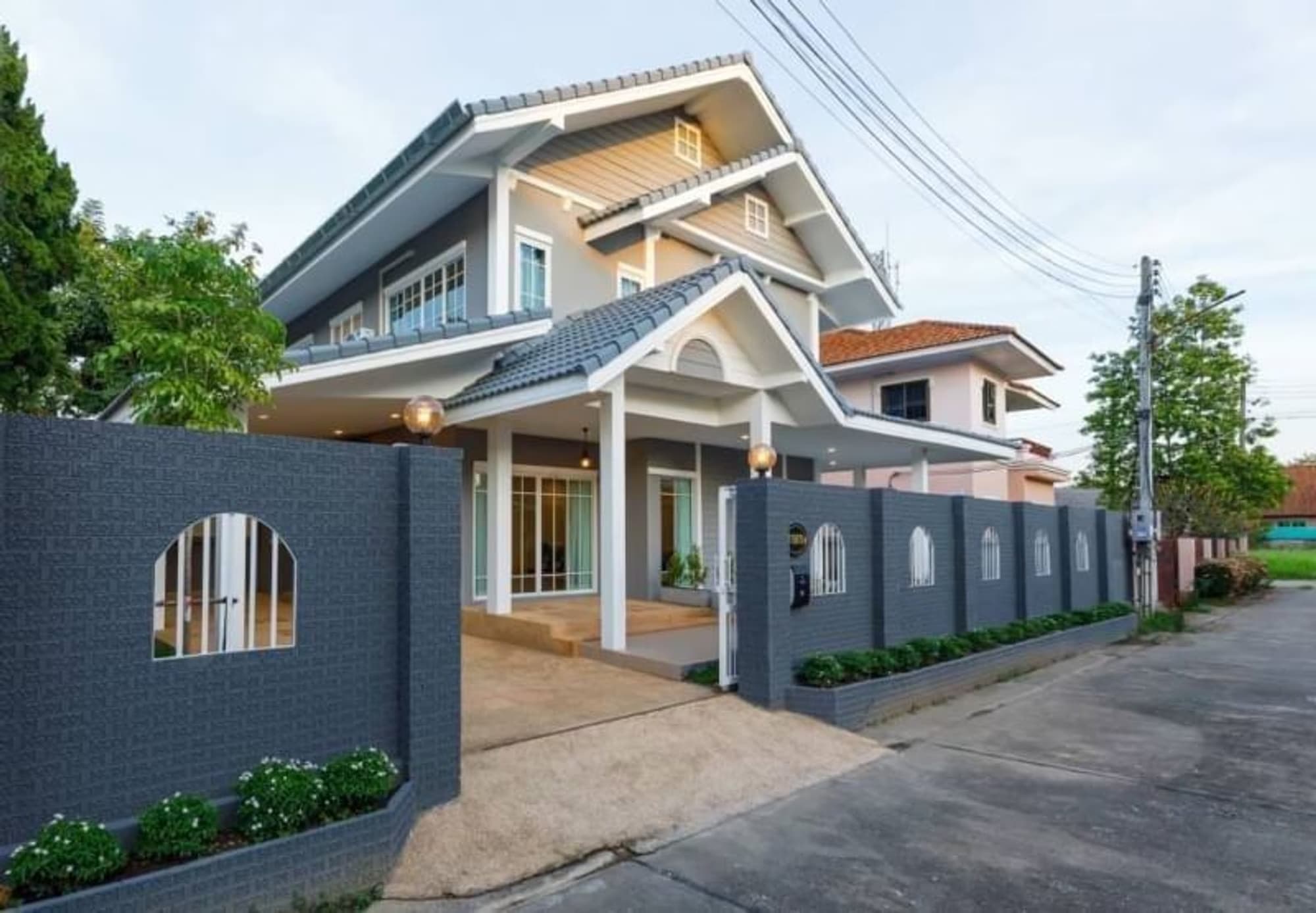 4 Bed House for Rent and Sale in Hang Dong District - Image 1