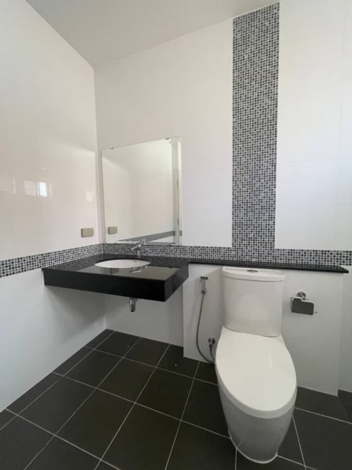 3 Bed House for Rent in San Kamphaeng - Image 8