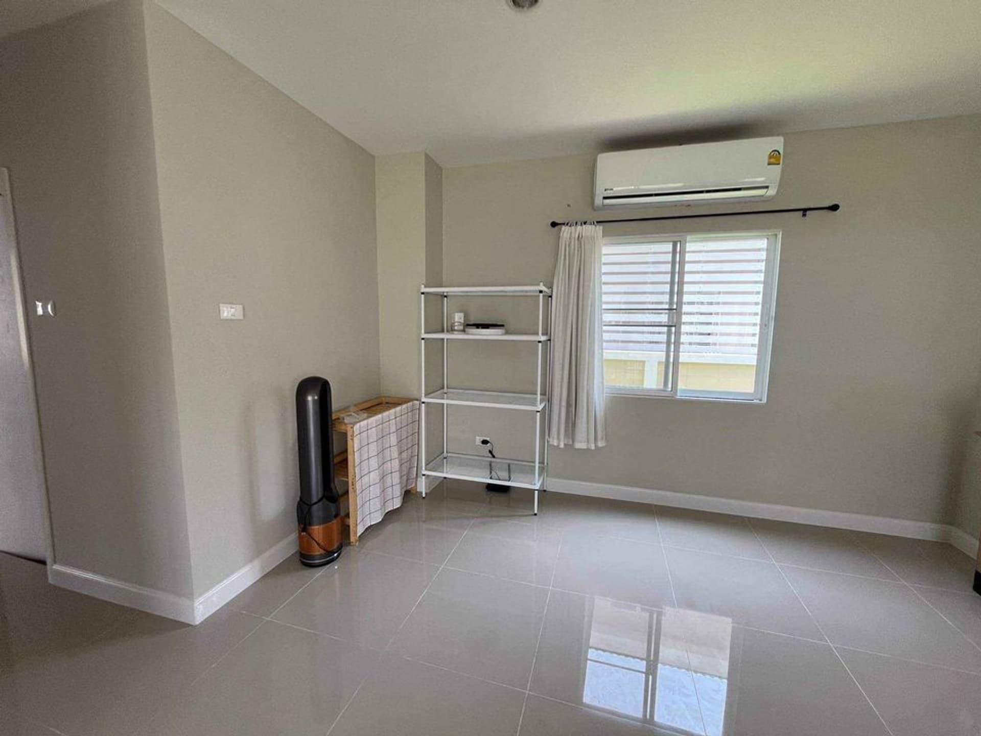 3 Bed House for Rent in Saraphi - Image 9