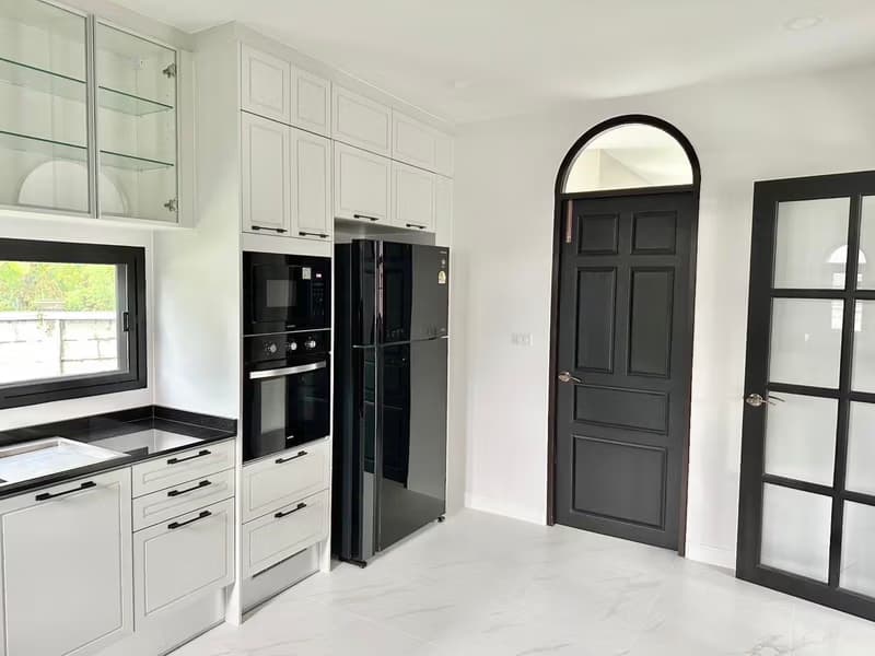 4 Bed House for Rent in Mae Rim District