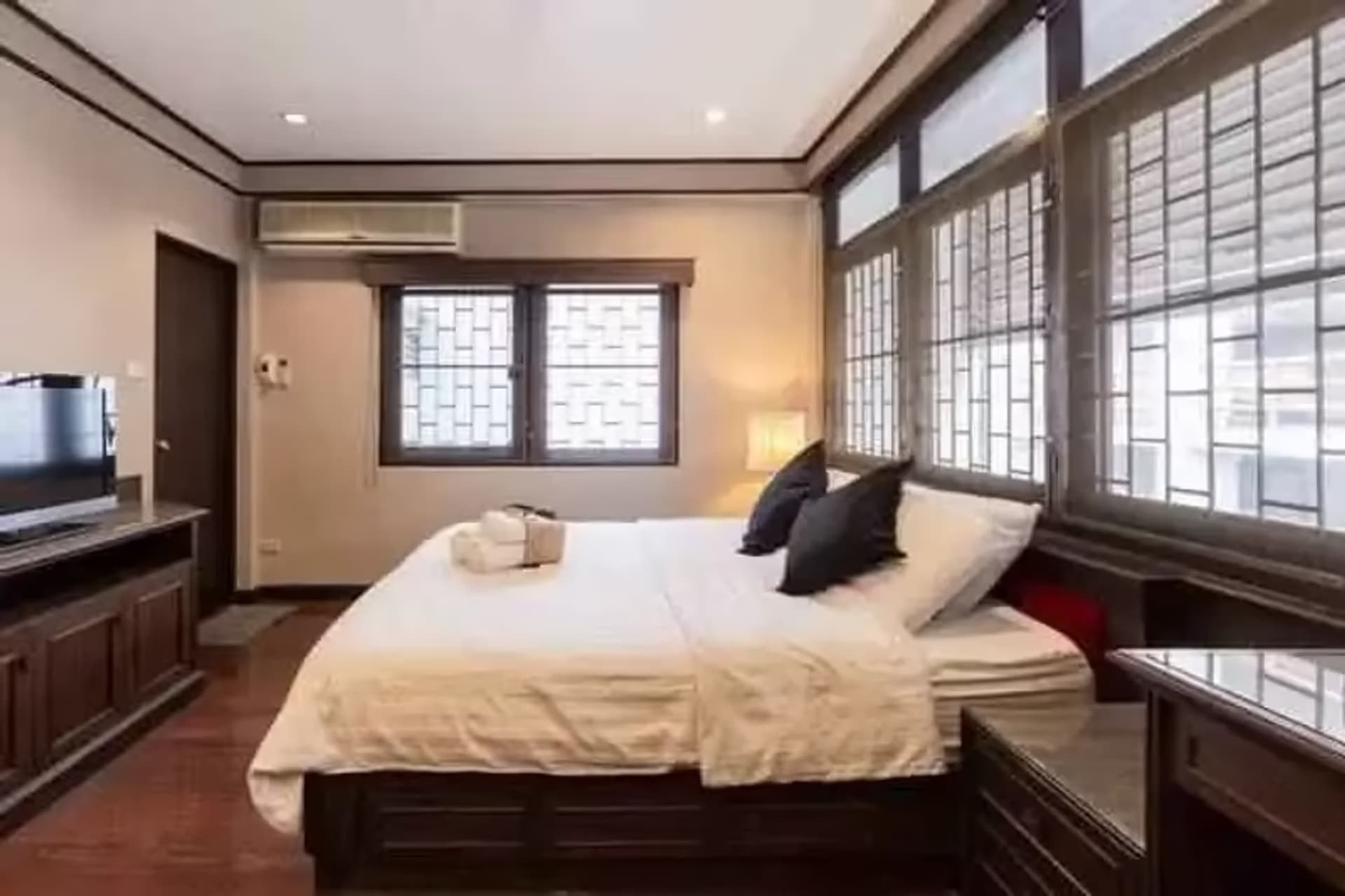4 Bedroom House - Image 3