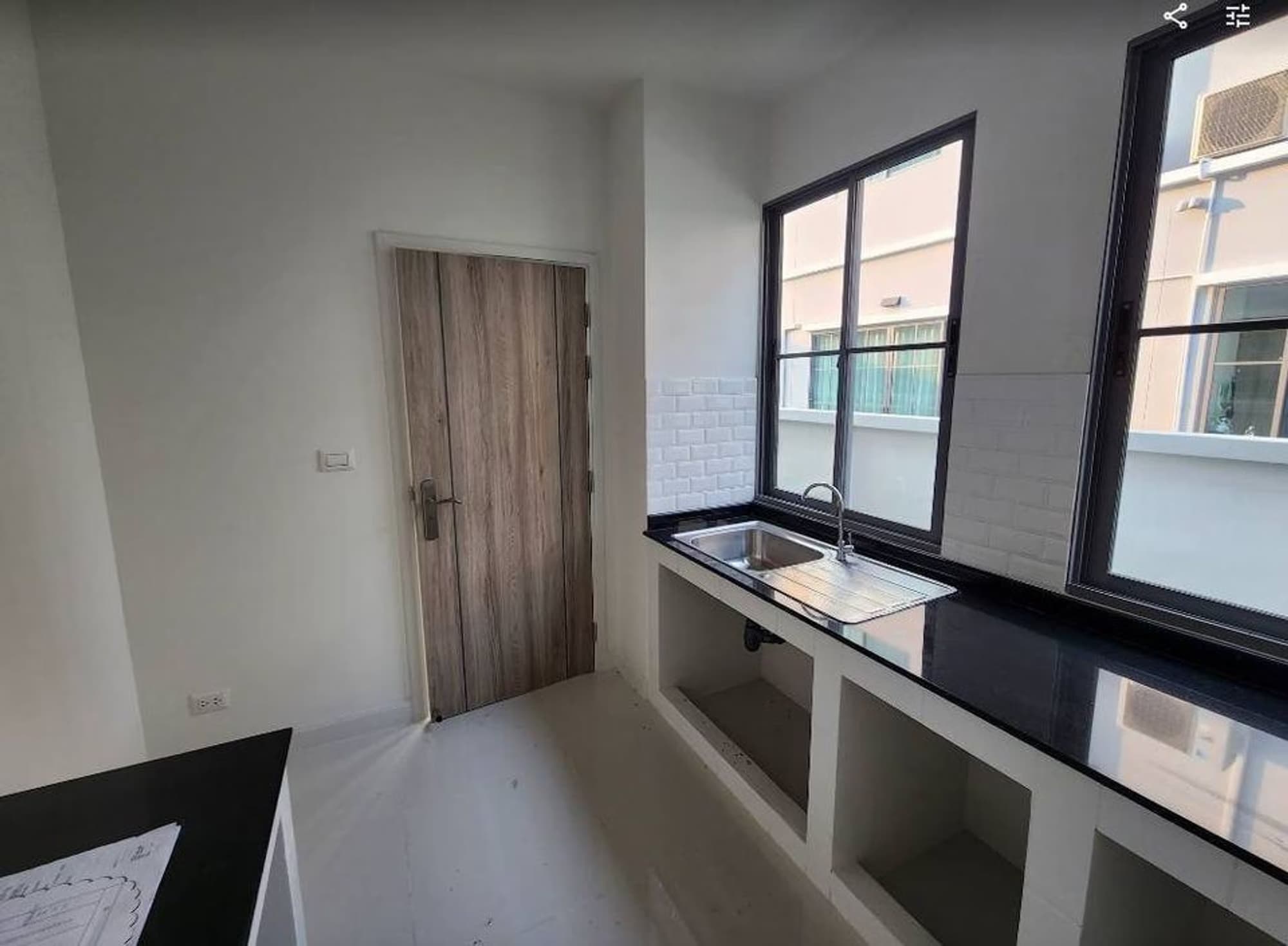 4 Bedroom House - Image 16