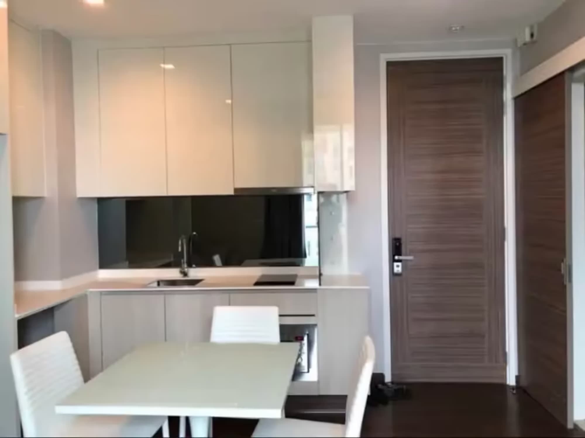 1 Bedroom Condo - Image 4