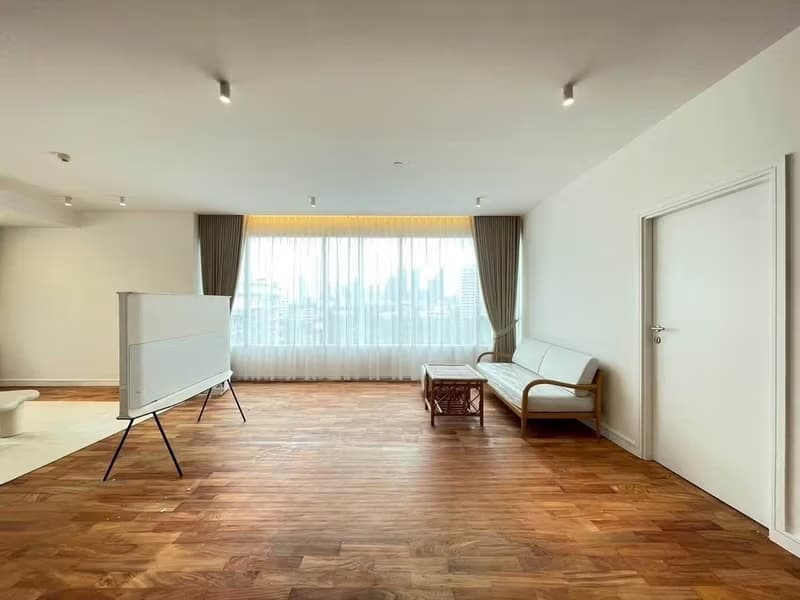 2 Bed Condo for Rent in Khlong Toei
