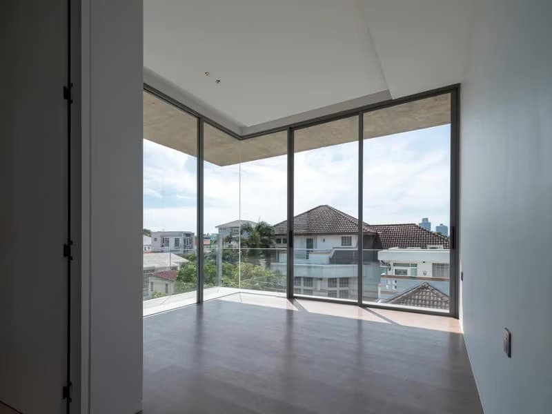 4 Bed House for Sale in Watthana