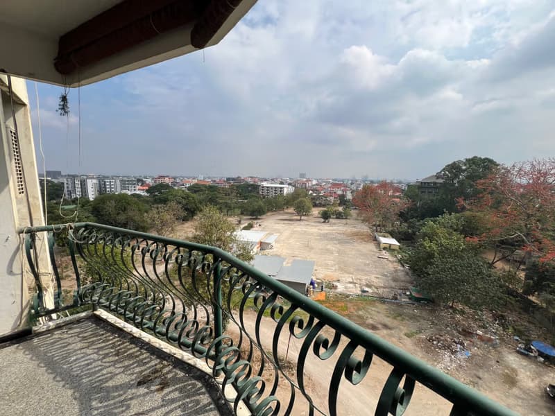 Condo for Sale at Hillside 4