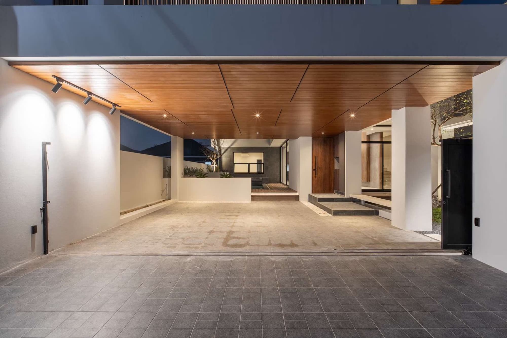 4 Bed House for Sale in Hang Dong - Image 4