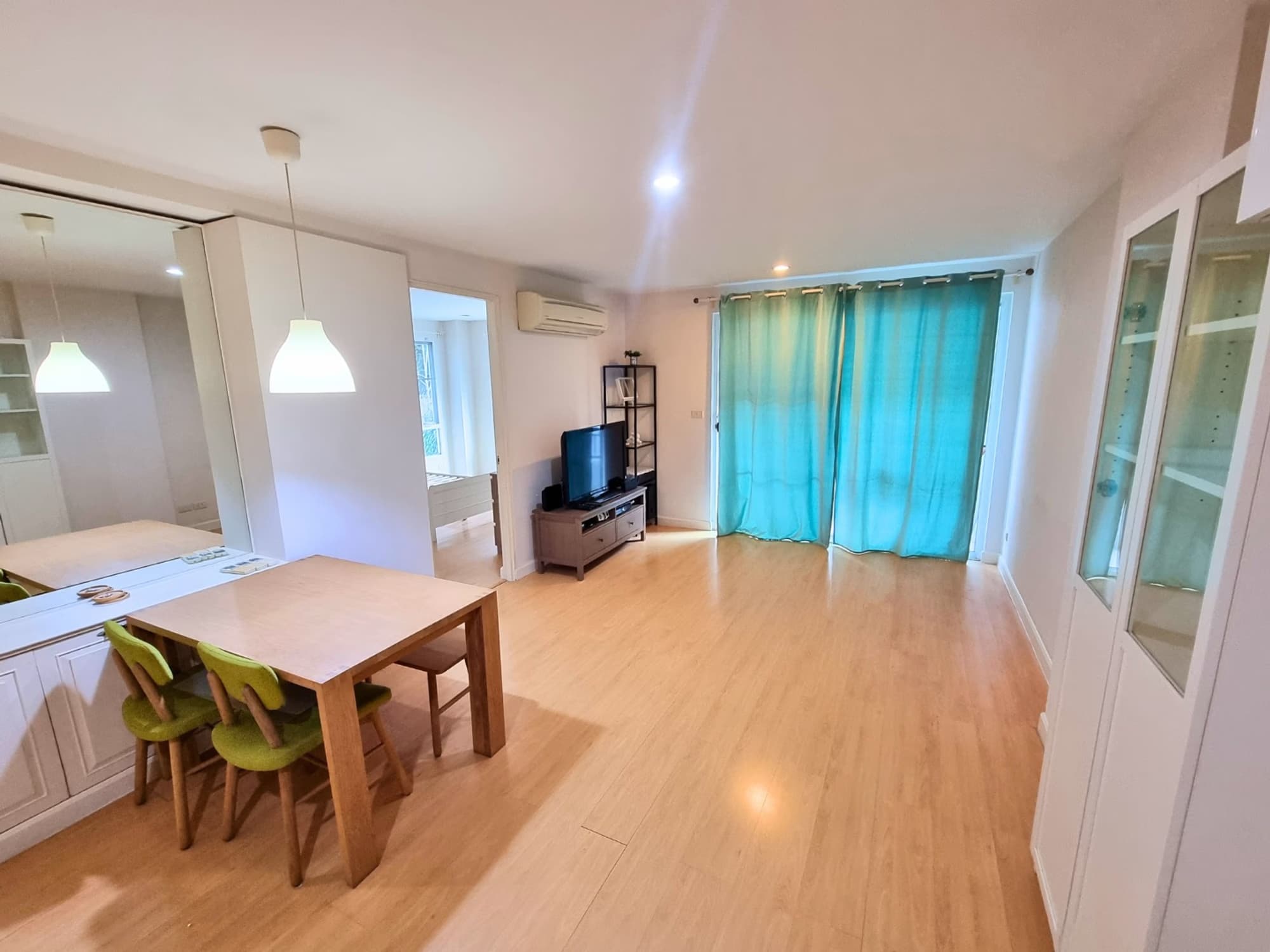 2 Bed Condo for Sale in Watthana - Image 1
