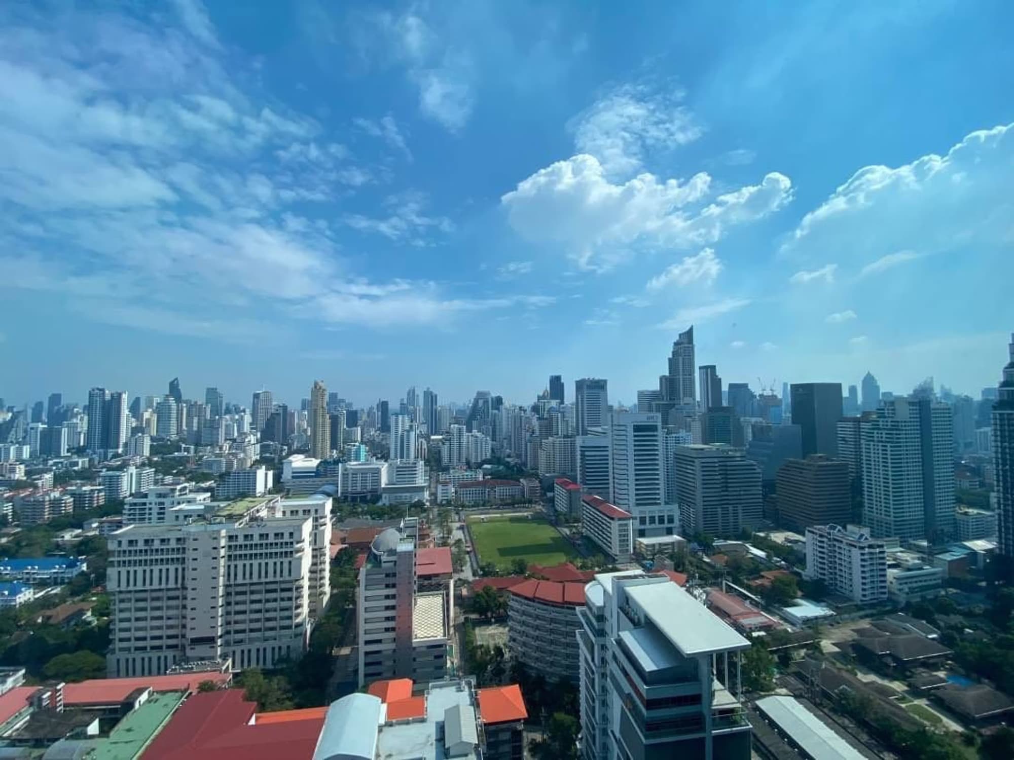 2 Bed Condo for Rent in Huai Khwang - Image 11