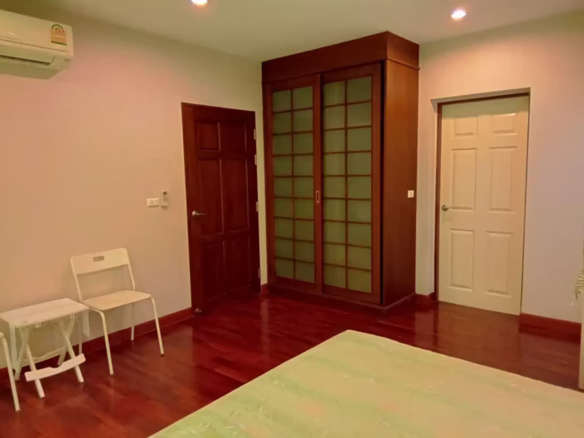 5 Bedroom House - Image 7