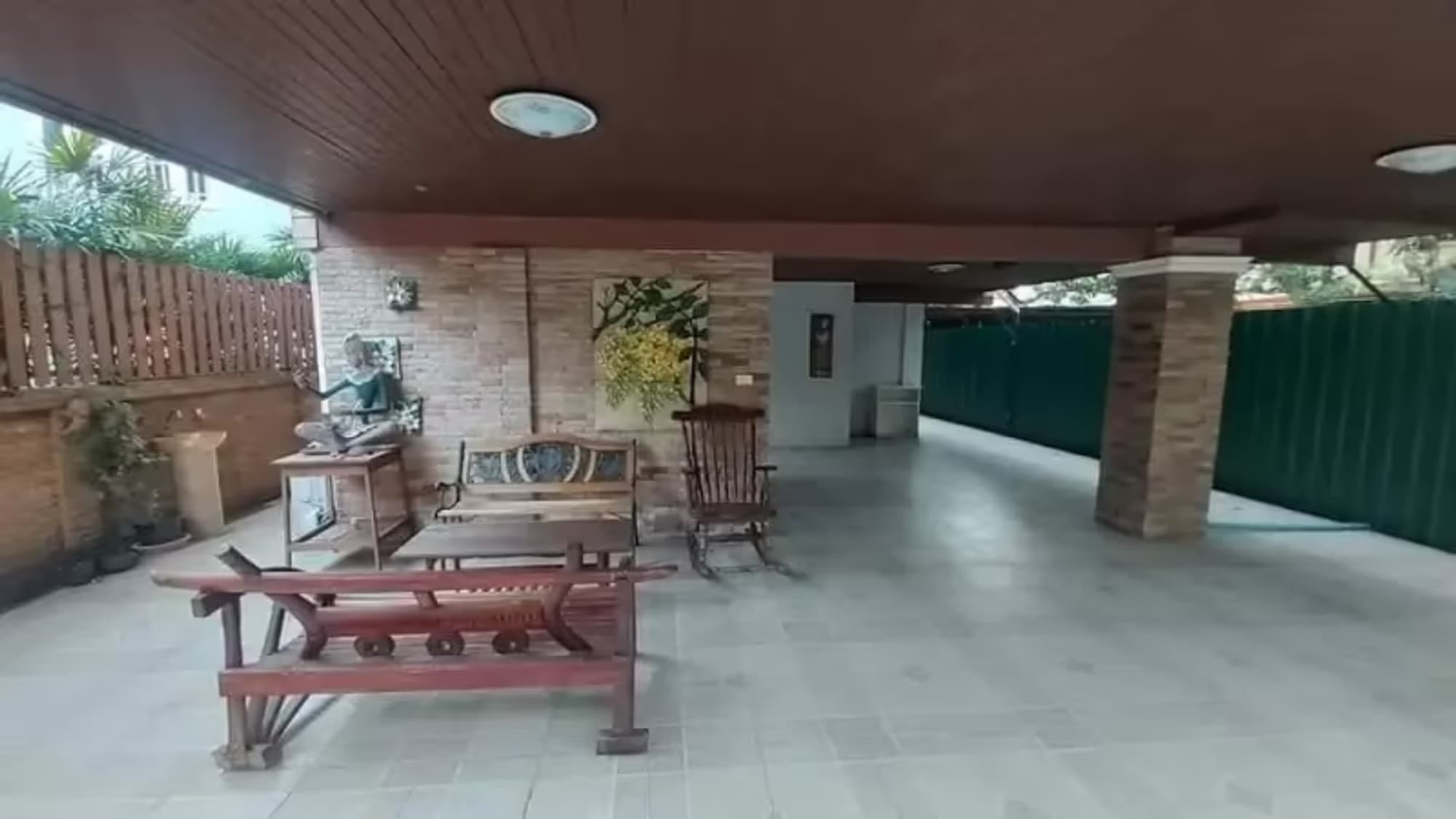 5 Bedroom House - Image 1