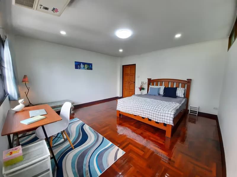 Service apartment for Rent in Watthana 