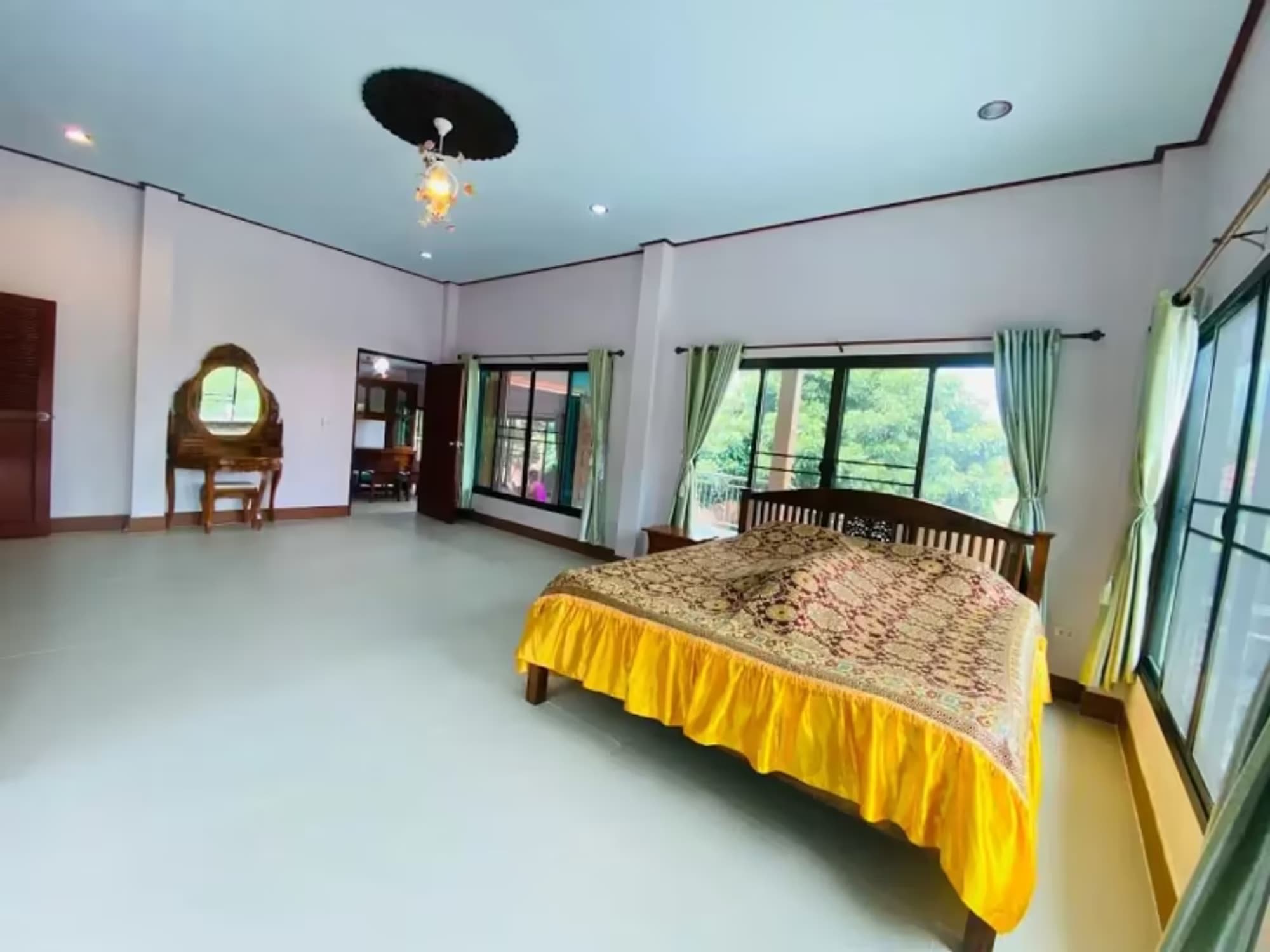 4 Bedroom House - Image 13