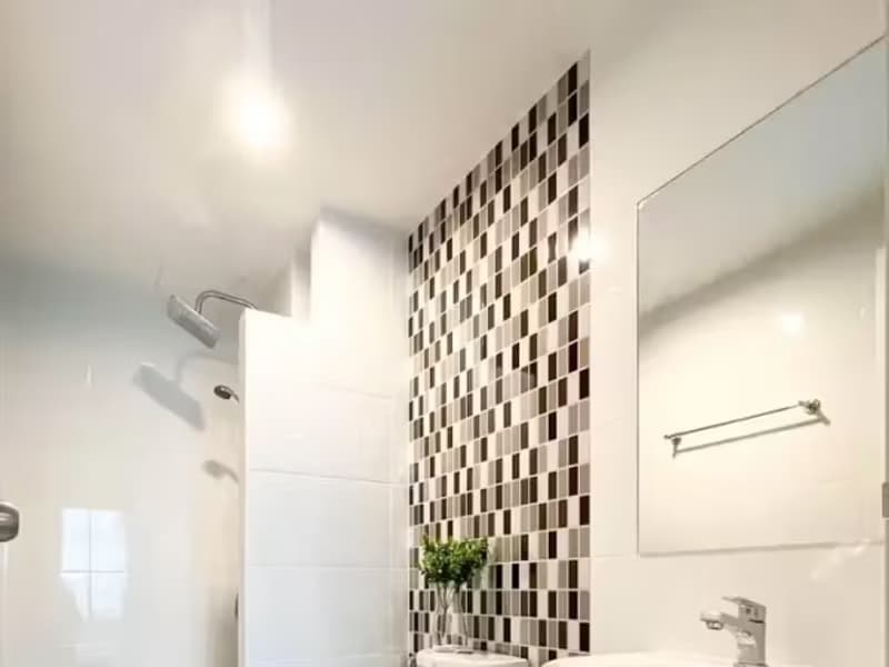 1 Bedroom Condo