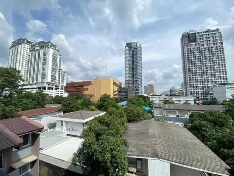 1 Bedroom Condo