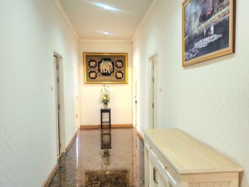 6 Bed House for Rent and Sale in Saraphi