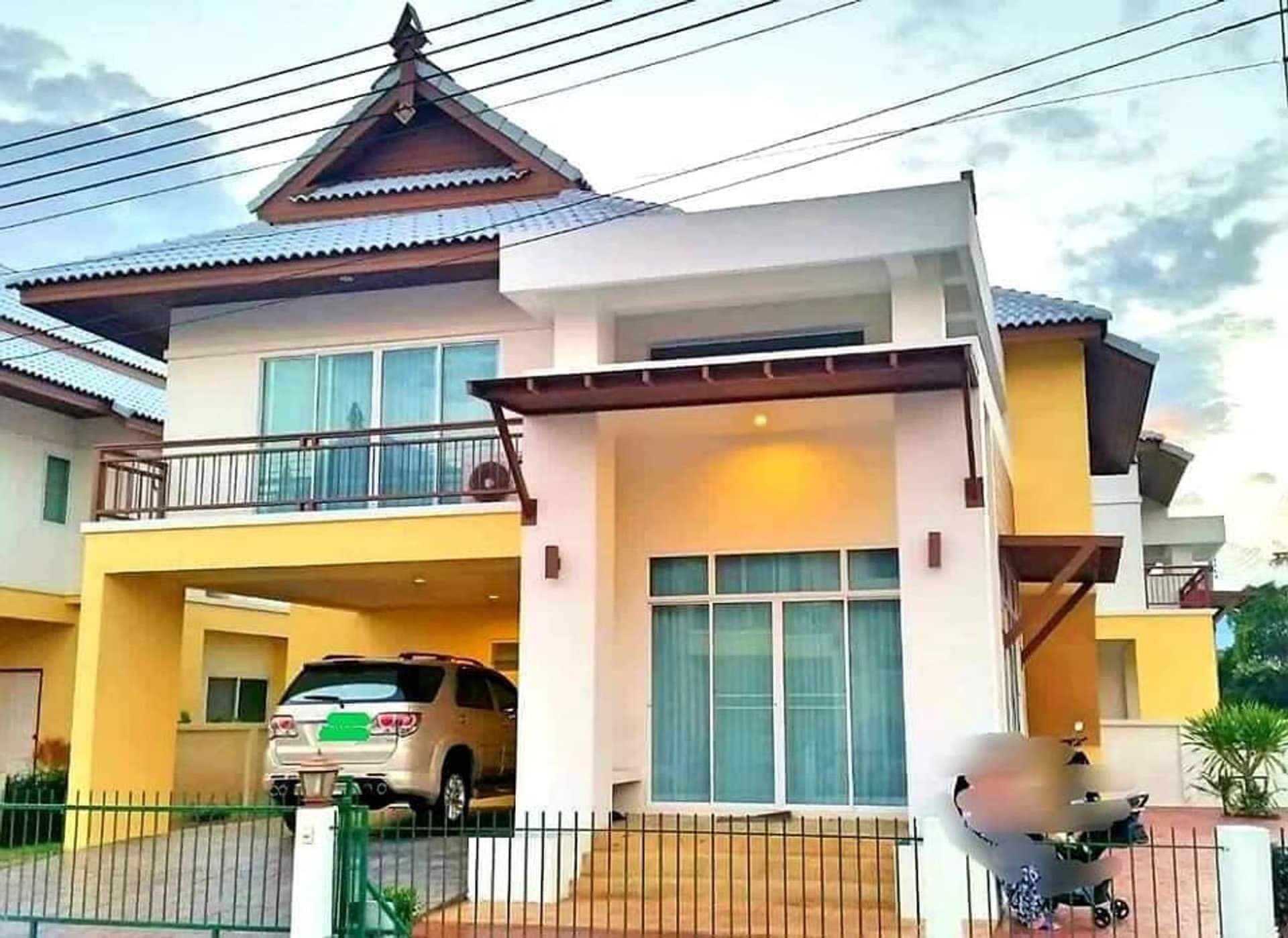 4 Bed House for Rent in Mueang Chiang Mai - Image 1