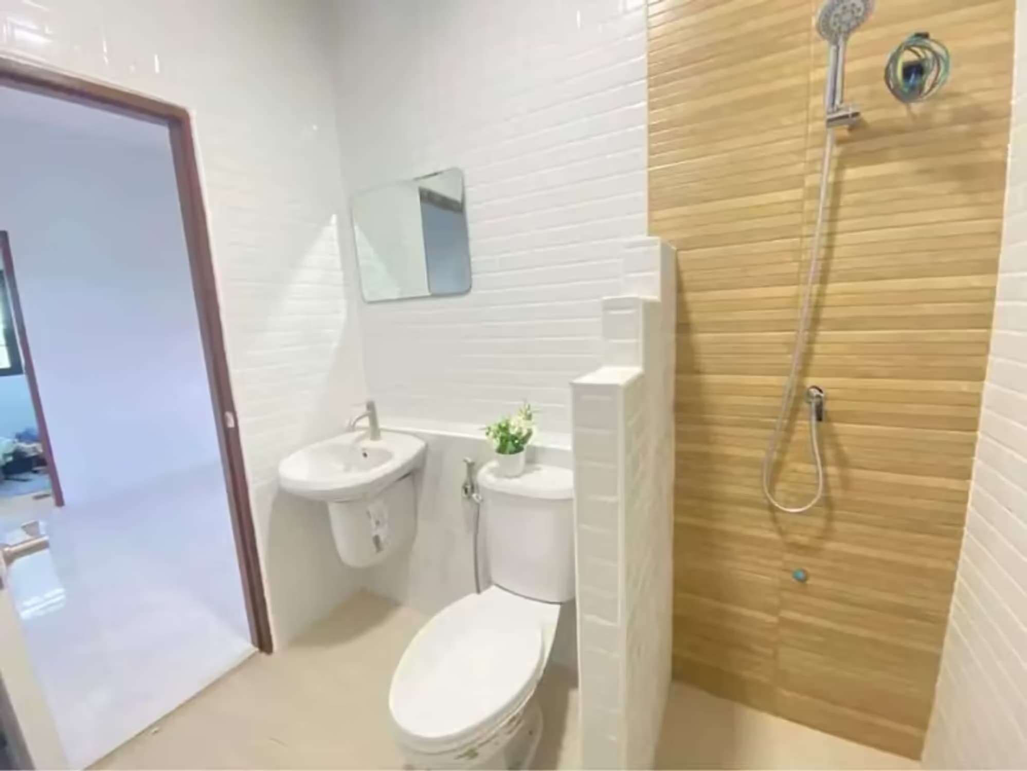 3 Bedroom House - Image 8
