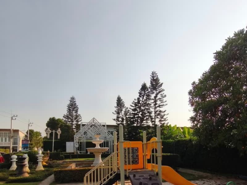 4 Bed Townhouse for Rent in Mueang Chiang Mai
