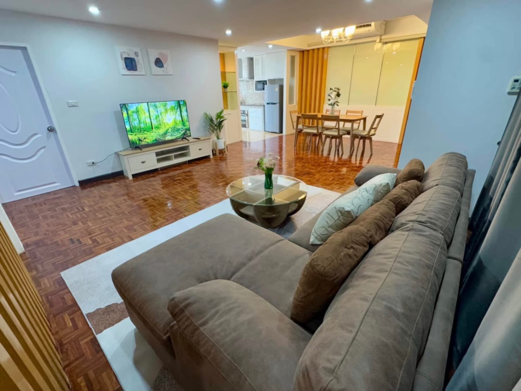 3 ห้องนอน คอนโด สำหรับ จำหน่าย ใน Huai Khwang - Image 1