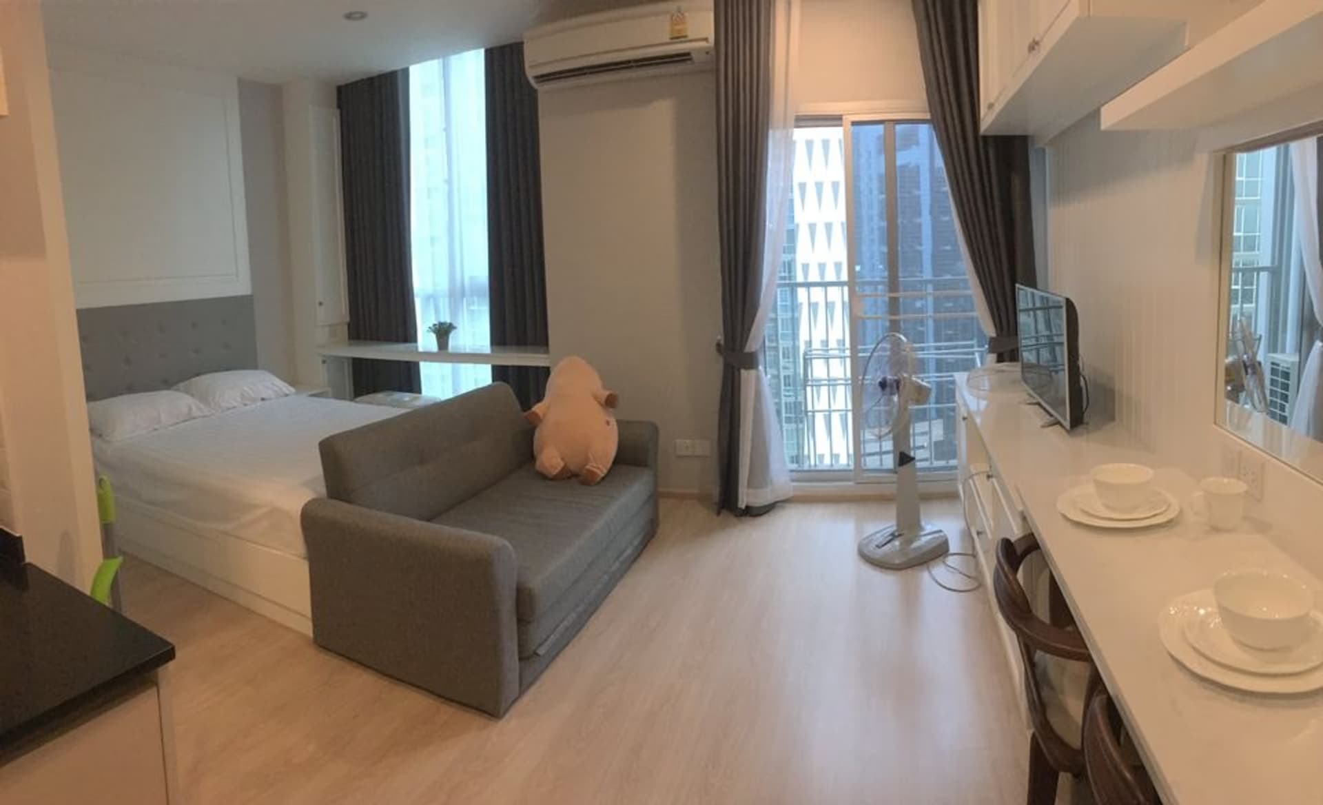  Condo for Rented at Noble Revolve Ratchada 1 - Image 1