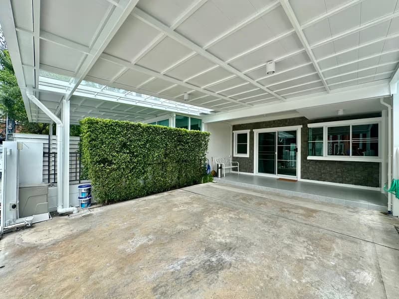 3 Bed Townhouse for Rent in Prawet