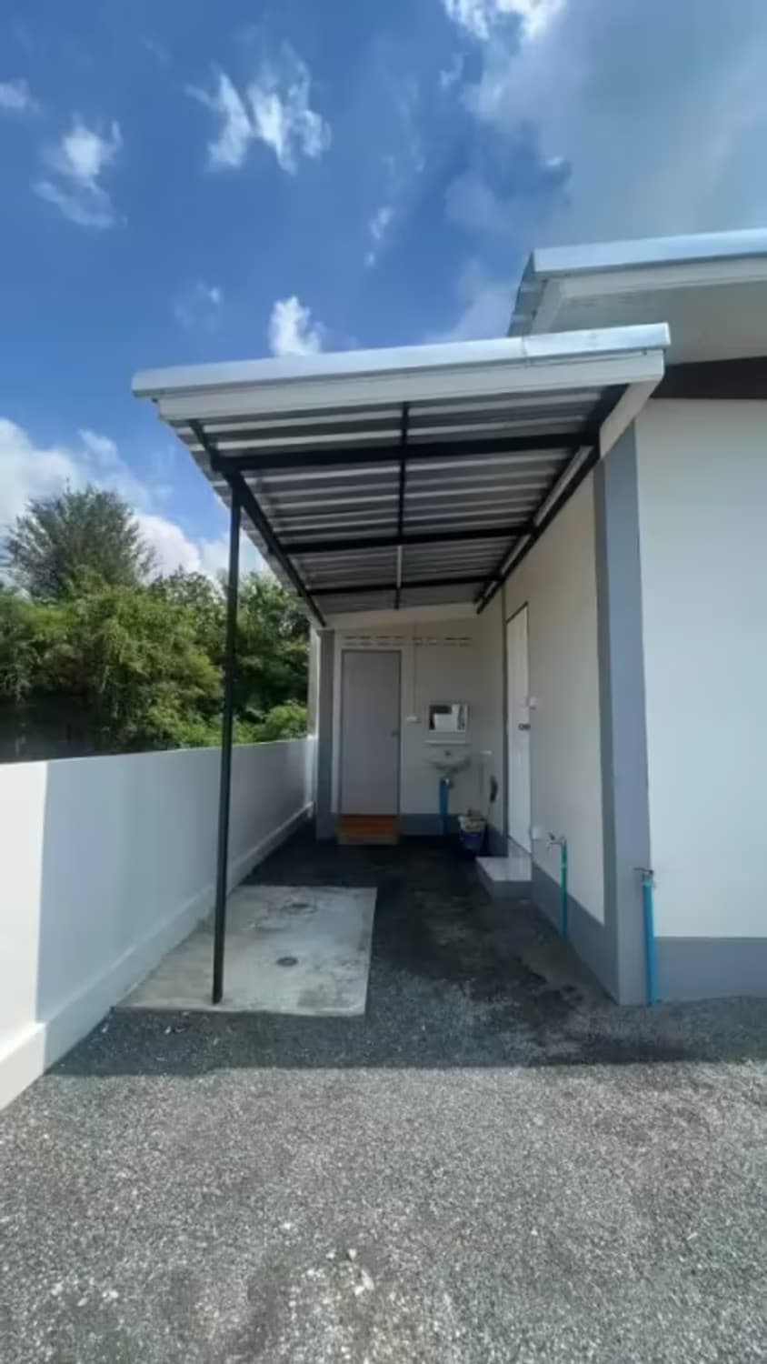 2 Bedroom House - Image 3
