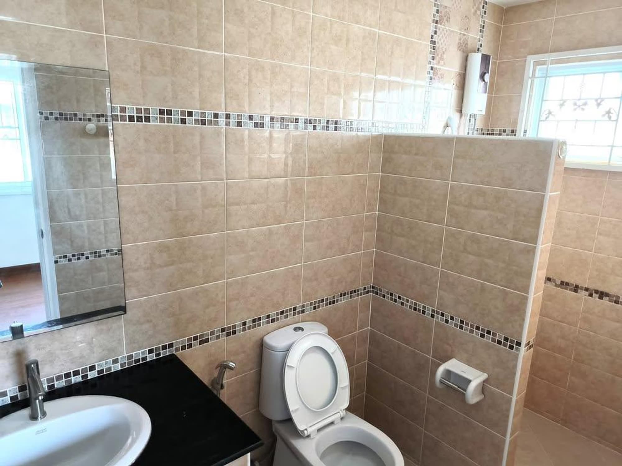 3 Bed House for Rent in San Kamphaeng - Image 7