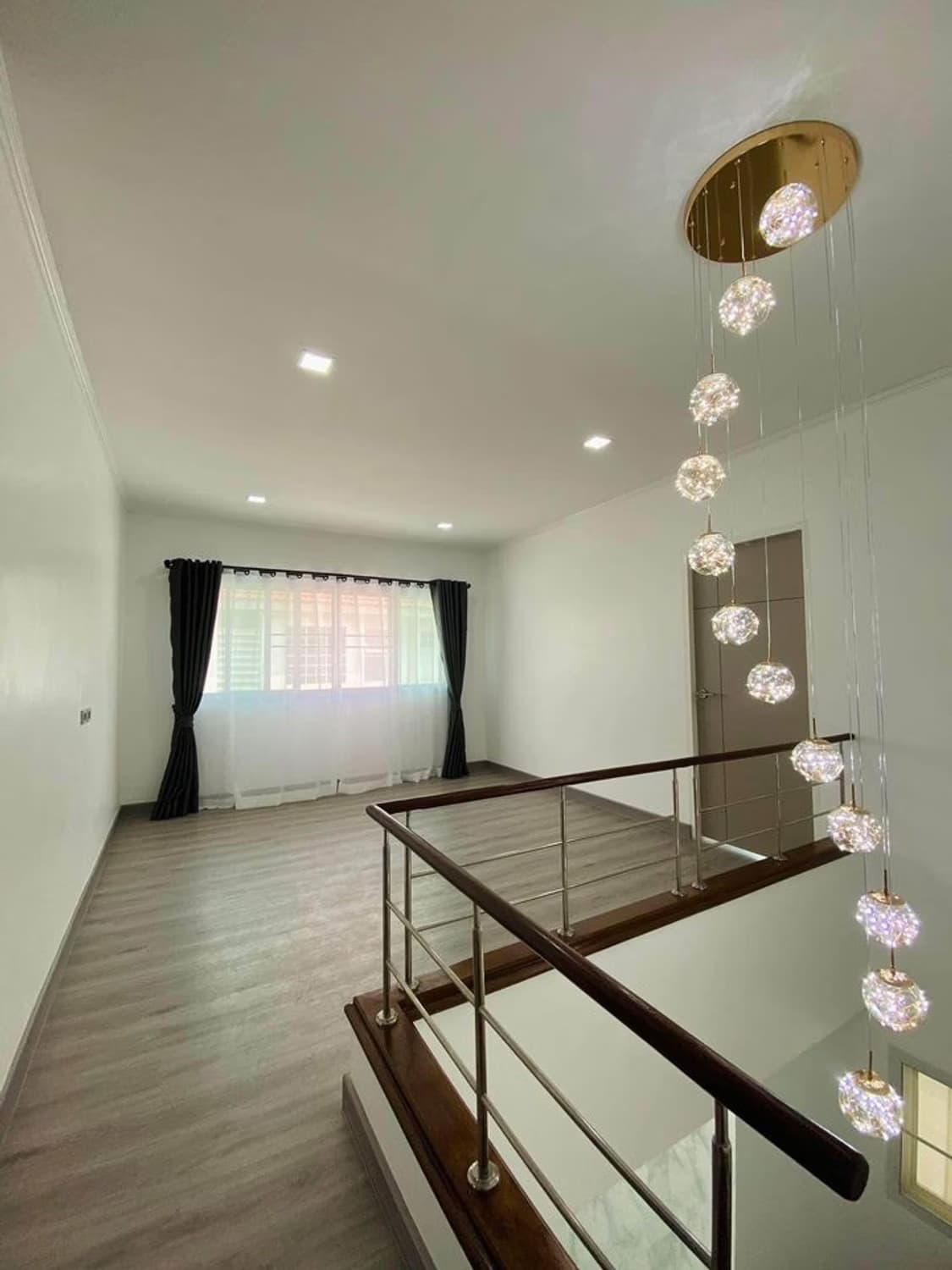 5 Bed House for Rent in Mueang Chiang Mai - Image 4