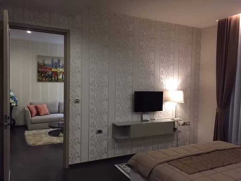 1 Bedroom Condo