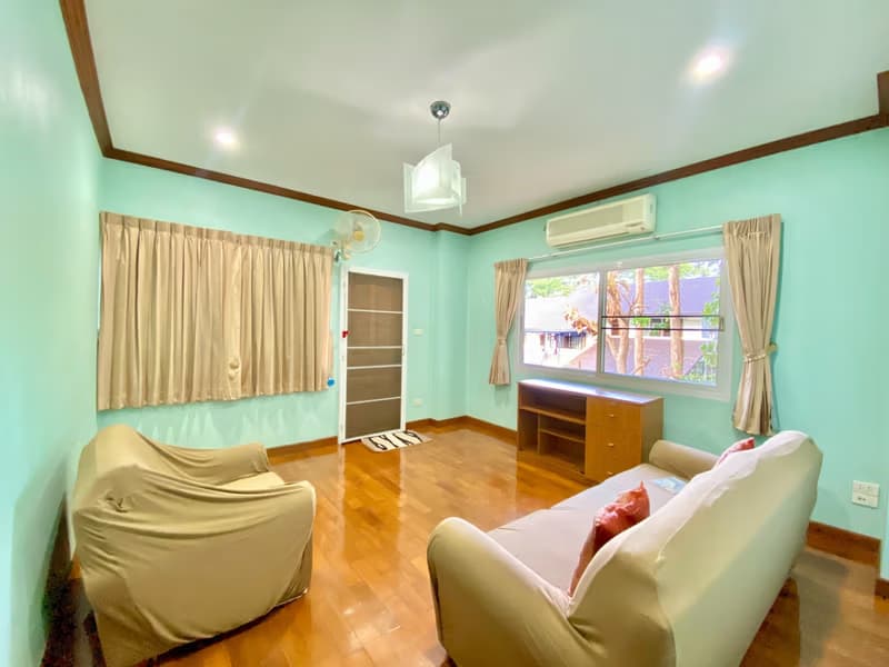 5 Bed House for Rent in Mueang Chiang Mai District