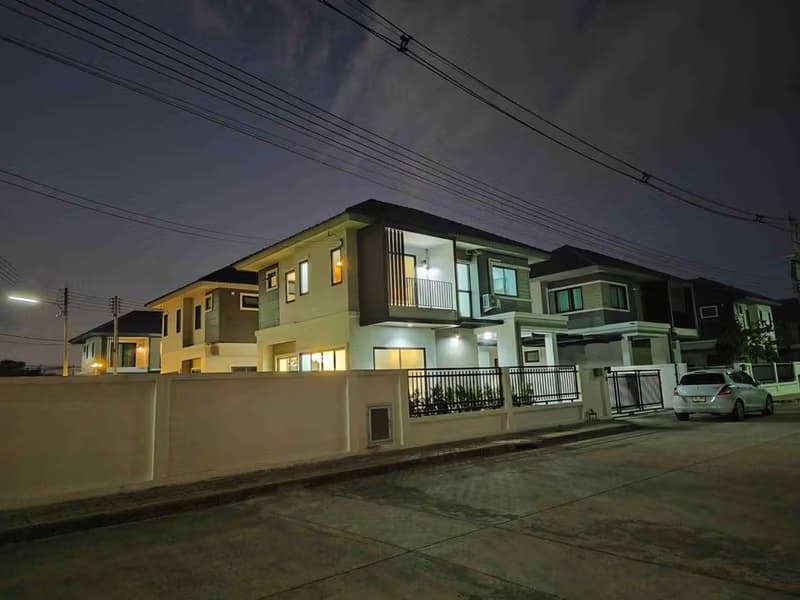 3 Bed House for Rent and Sale in San Kamphaeng