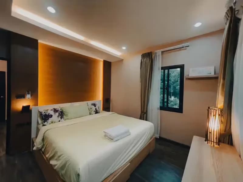 5 Bedroom House
