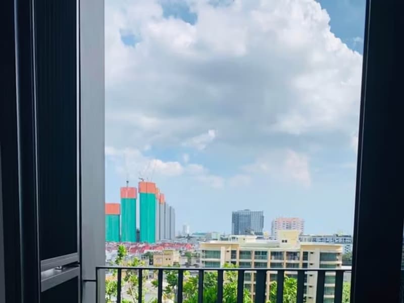 Whizdom Essence Sukhumvit 101