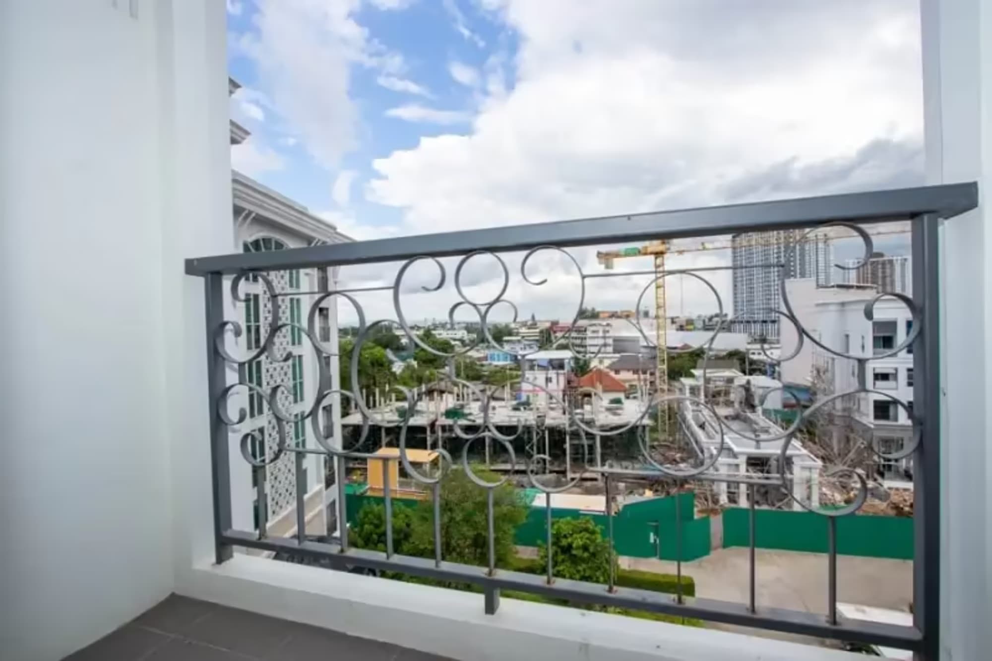 1 Bedroom Condo - Image 3