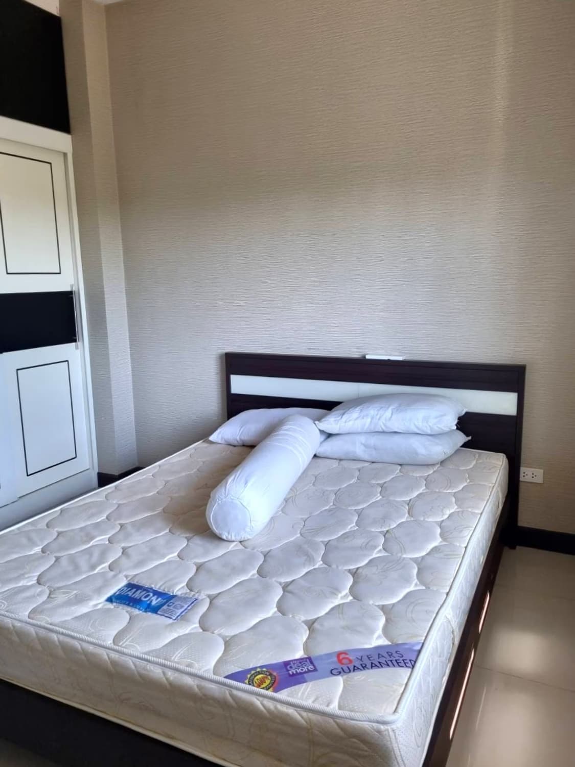 4 Bed House for Rent in Saraphi - Image 6
