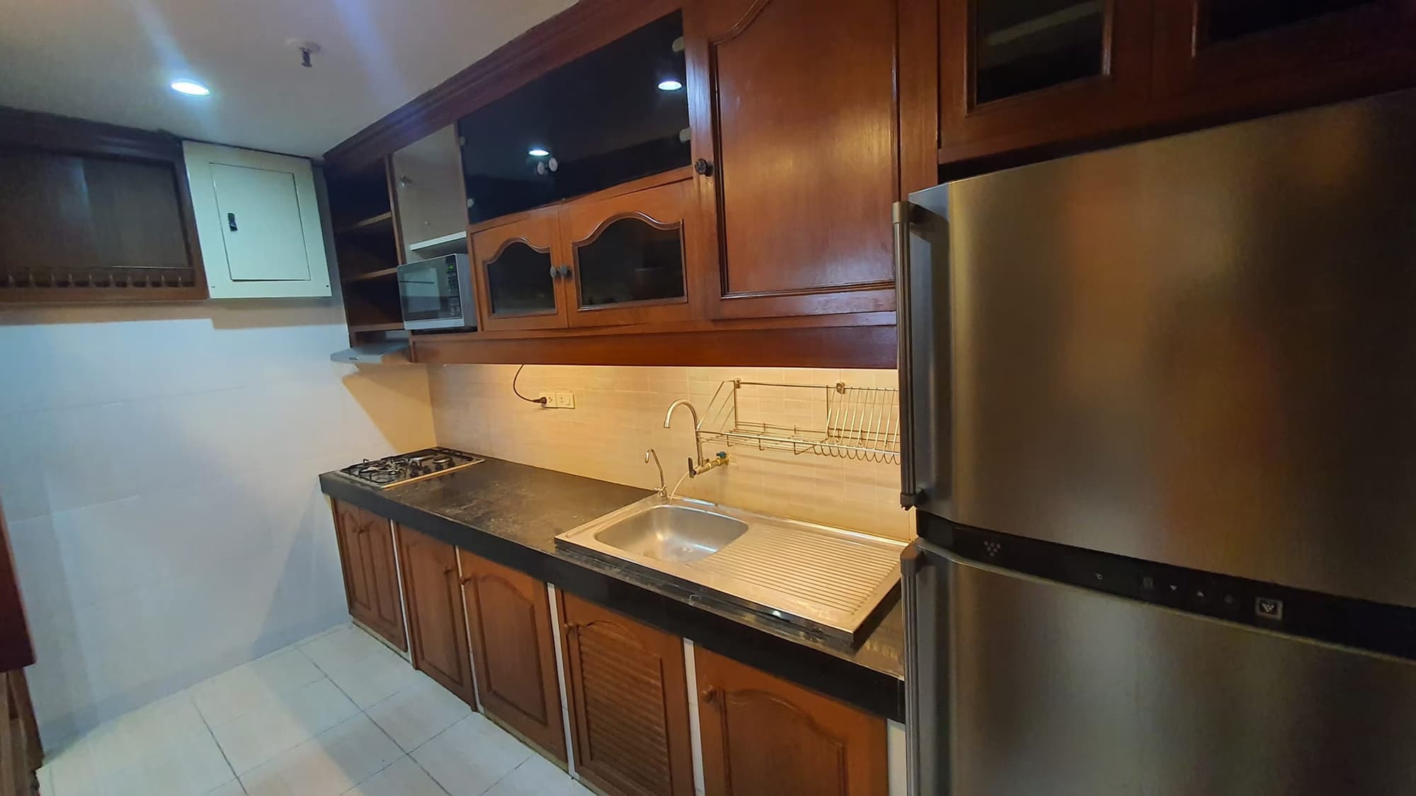 3 Bed Condo for Rent and Sale in Watthana - Image 9